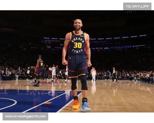 勇士大胜尼克斯,库里11助攻激活全员进攻节奏